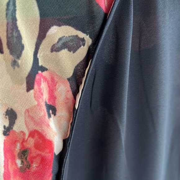 CAbi lined tunic length long sleeve blouse - Picture 9 of 9